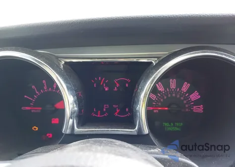 2005 Ford Mustang V6 Deluxe/V6 Premium from USA, damaged, VIN 1ZVFT80N555260025